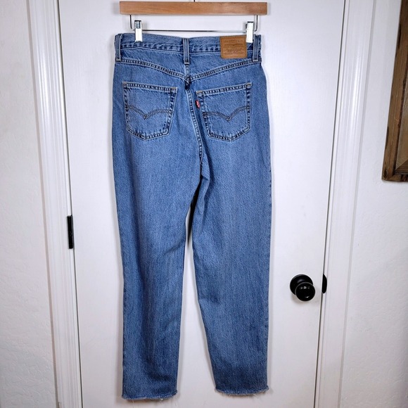 Levi's Premium 80s Mom Jeans Size 28 High Rise Vintage-Inspired Denim - Picture 7 of 10